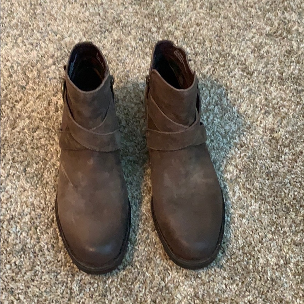 Born ankle booties